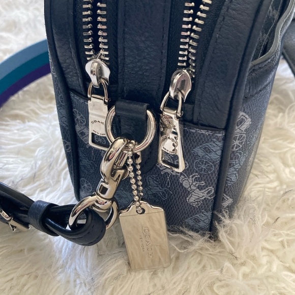 Coach Double Zip Camera Bag Crossbody | LIKE NEW - Picture 5 of 9